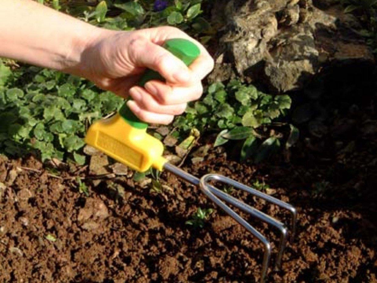 Easi Grip Ergonomic Garden Cultivator Tool with Angled Handle and Optional Arm Support